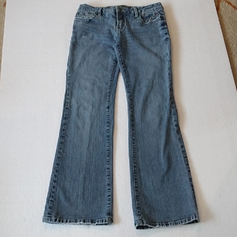 Classic Blue Women's Jeans SIZE. 9 " PAPAYA PREMIUM " Is the Brand name.